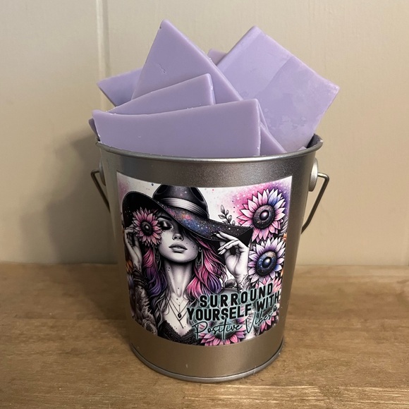 Love Spell Soy Wax Brittle Gift Set 4.5oz Surround Yourself With Positive Vibes - Picture 1 of 4